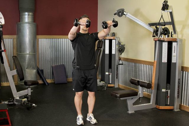 Alternating Deltoid Raise: finishing position
