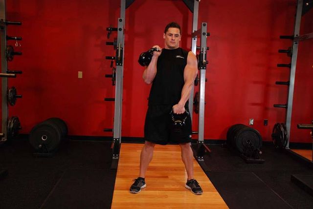 Alternating Hang Clean: finishing position