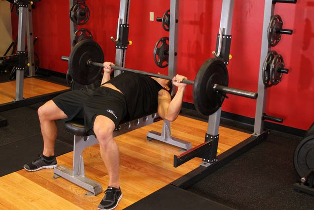 Barbell Bench Press - Medium Grip: finishing position