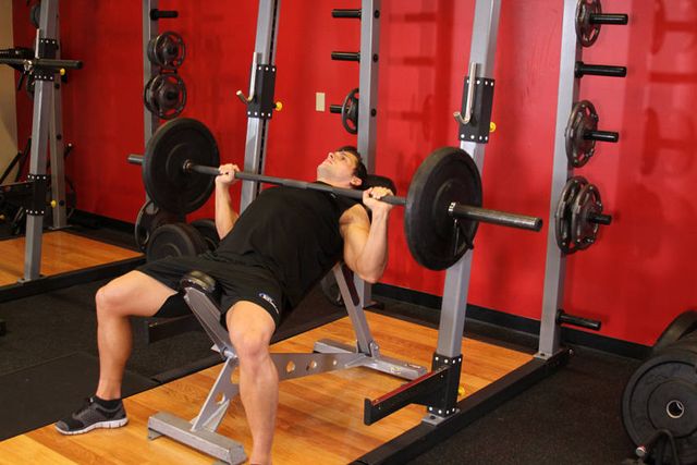 Barbell Incline Bench Press - Medium Grip: finishing position