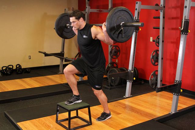 Barbell Step Ups: starting position