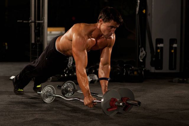 Bodyweight Flyes: starting position