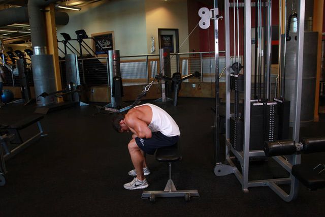 Cable Seated Crunch: finishing position