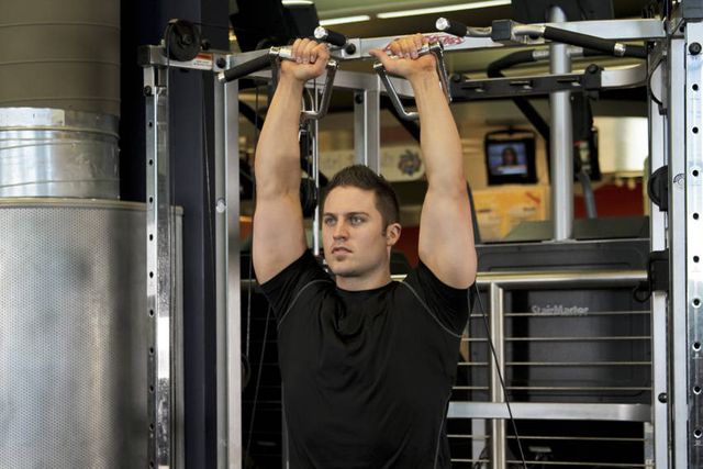 Cable Shoulder Press: finishing position