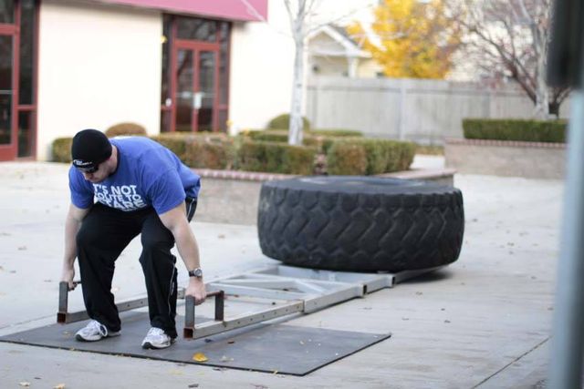 Car Deadlift: finishing position