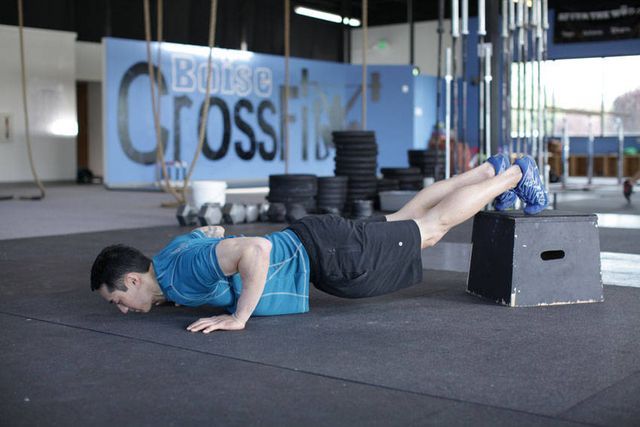 Decline Push-Up: finishing position