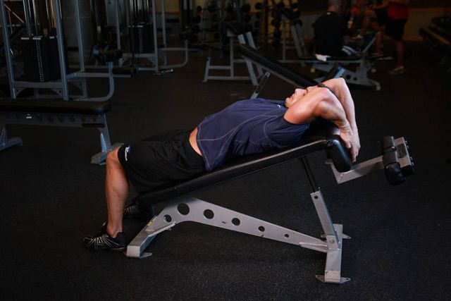 Decline Reverse Crunch: starting position