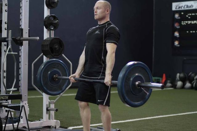 Deficit Deadlift: finishing position