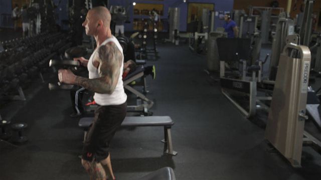 Dumbbell Clean: finishing position