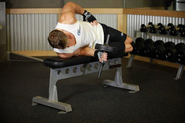 Dumbbell Lying Supination: starting position