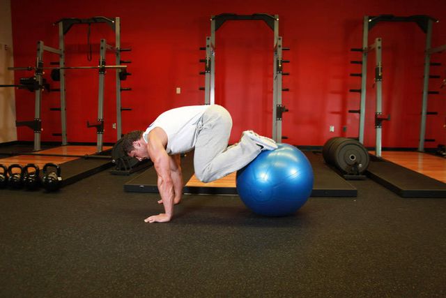 Exercise Ball Pull-In: finishing position