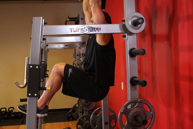 Hanging Leg Raise: finishing position