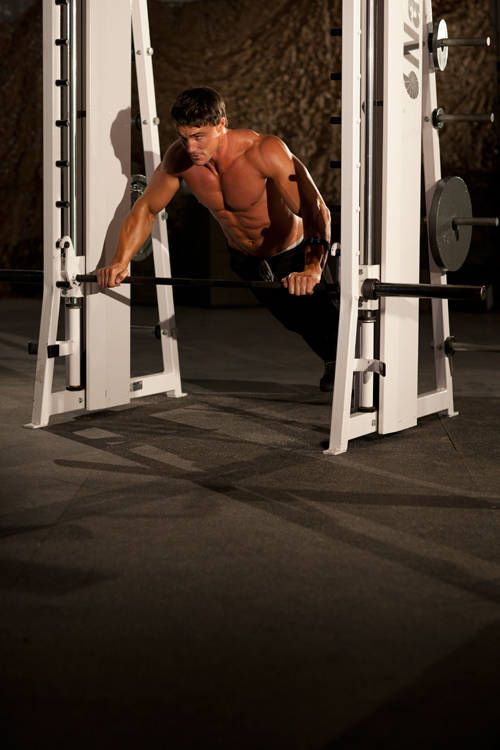 Incline Push-Up Wide: finishing position
