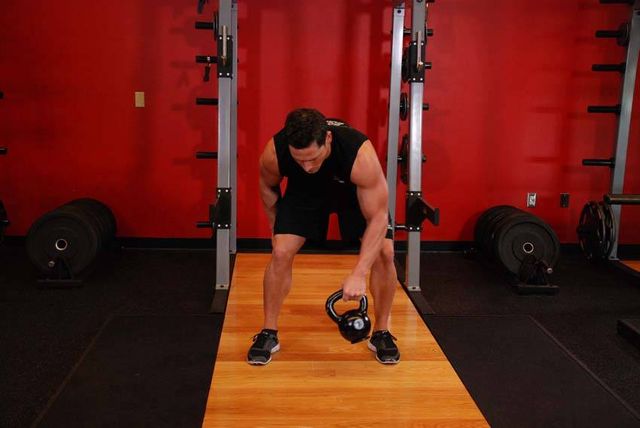 Kettlebell Figure 8: finishing position