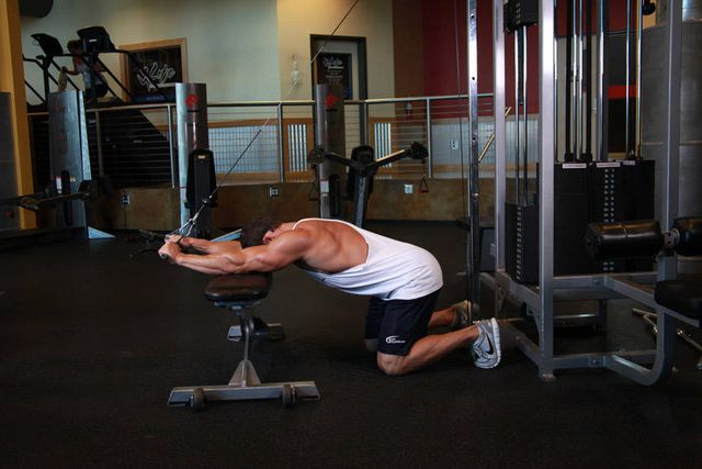 Kneeling Cable Triceps Extension: finishing position