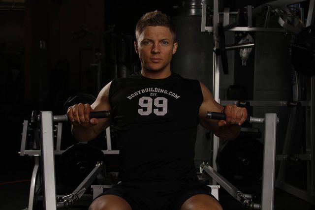 Leverage Chest Press: starting position