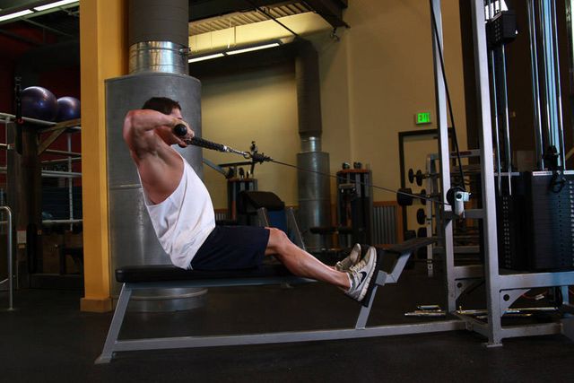 Low Pulley Row To Neck: finishing position