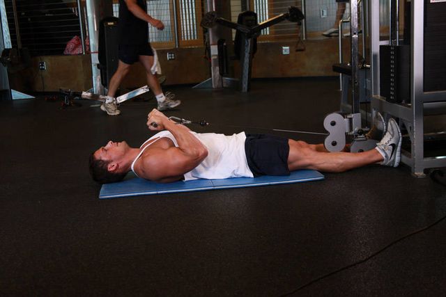 Lying Cable Curl: finishing position