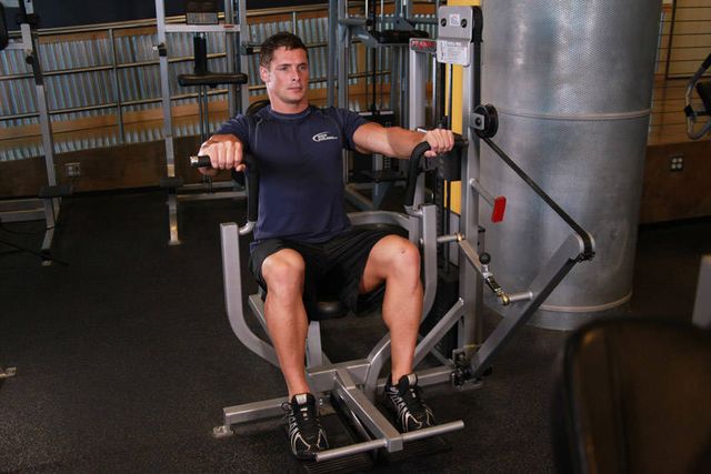 Machine Bench Press: finishing position
