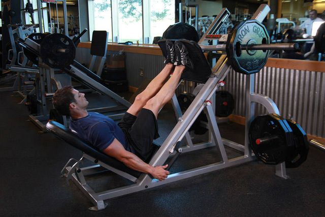 Narrow Stance Leg Press: finishing position