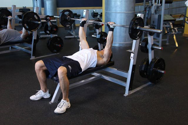 Neck Press: finishing position