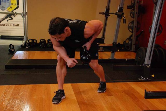 One-Arm Kettlebell Row: finishing position
