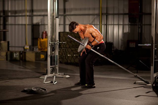 One-Arm Long Bar Row: finishing position