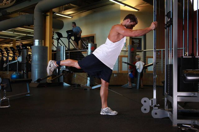 One-Legged Cable Kickback: finishing position