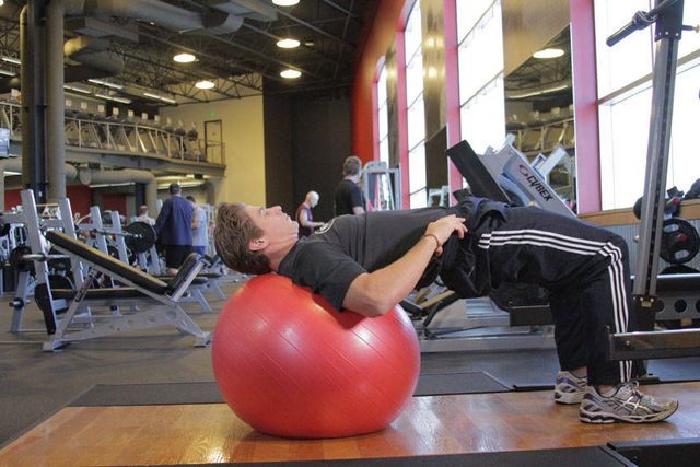 Physioball Hip Bridge: finishing position