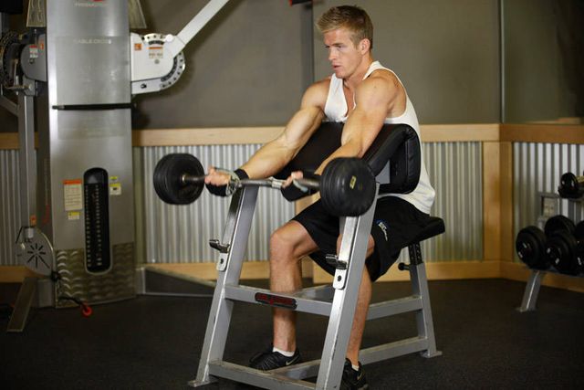 Preacher Curl: starting position