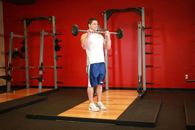 Reverse Barbell Curl: finishing position