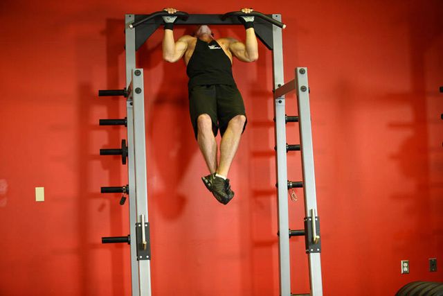 Rocky Pull-Ups/Pulldowns: finishing position