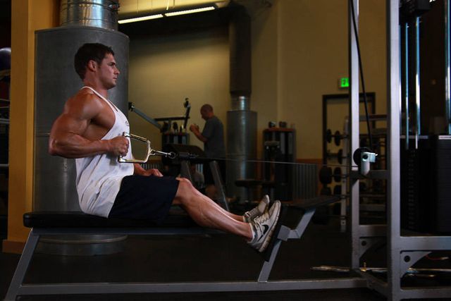 Seated One-arm Cable Pulley Rows: finishing position