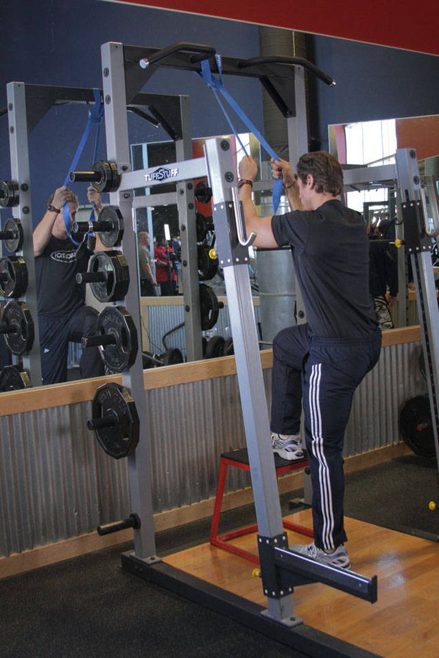 Single-Leg High Box Squat: finishing position