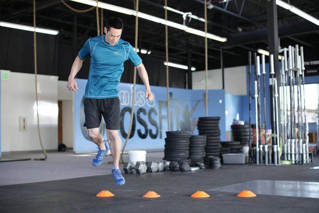 Single-Leg Lateral Hop: finishing position