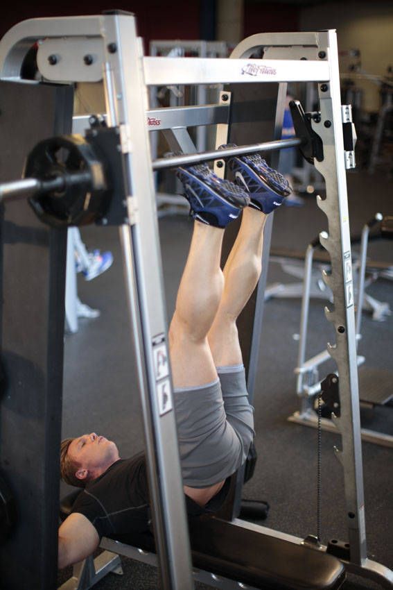 Smith Machine Hip Raise: finishing position