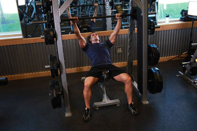 Smith Machine Incline Bench Press: finishing position