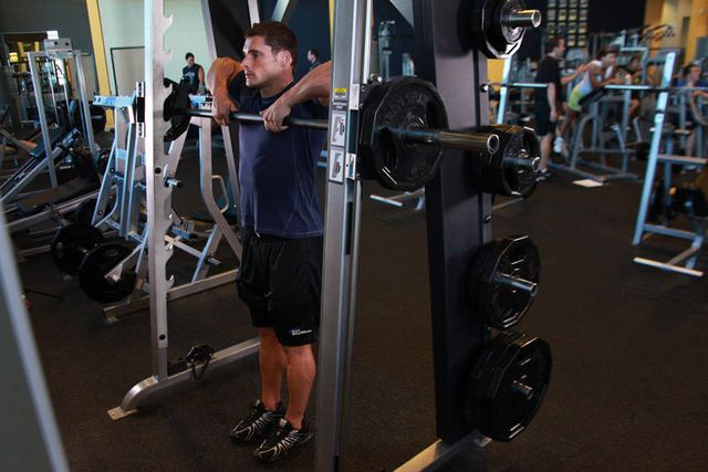 Smith Machine Upright Row: finishing position
