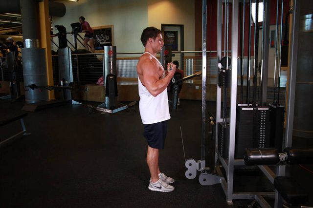 Standing Biceps Cable Curl: finishing position