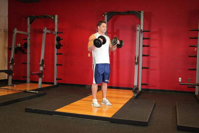 Standing Dumbbell Reverse Curl: finishing position