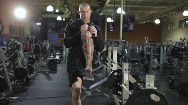 Step-up with Knee Raise: finishing position