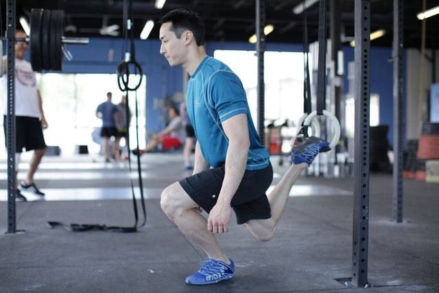 Suspended Split Squat: finishing position