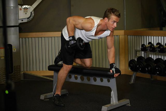 Tricep Dumbbell Kickback: finishing position