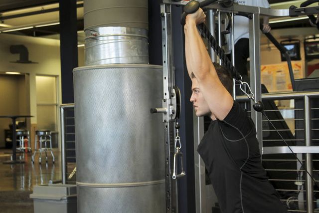 Triceps Overhead Extension with Rope: finishing position