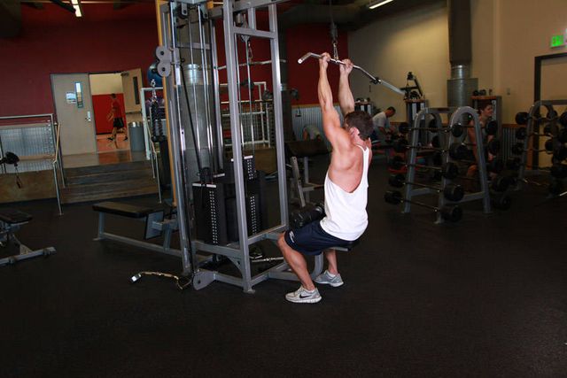 Underhand Cable Pulldowns: starting position