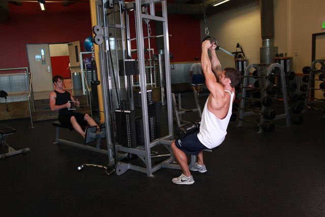 V-Bar Pulldown: finishing position