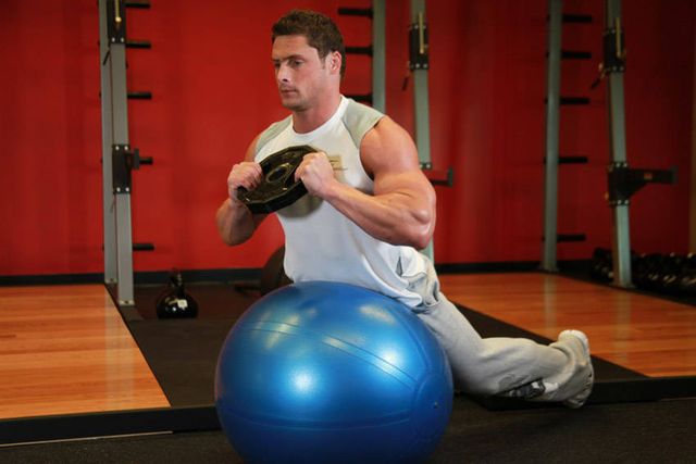 Weighted Ball Hyperextension: finishing position