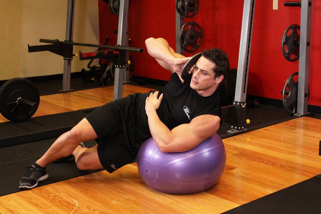 Weighted Ball Side Bend: finishing position
