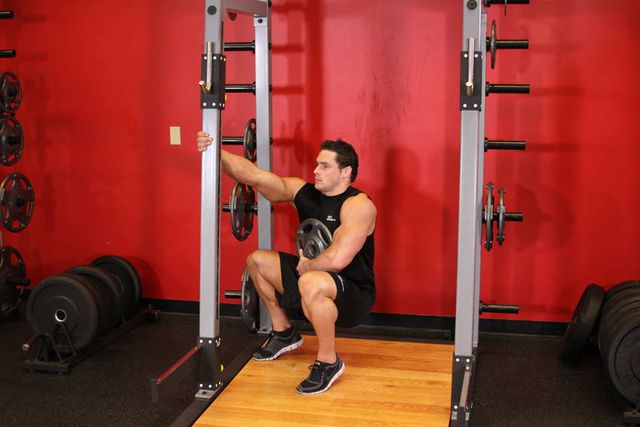 Weighted Sissy Squat: finishing position