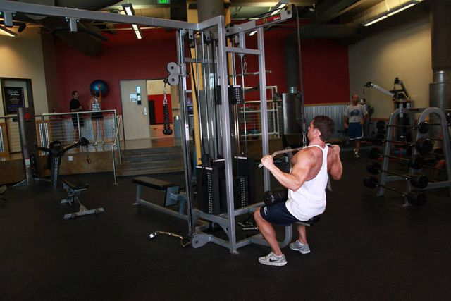 Wide-Grip Lat Pulldown: finishing position